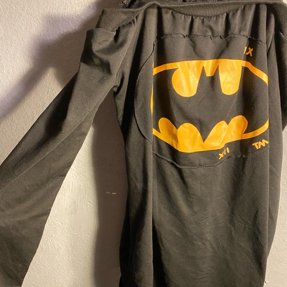 O RIYA XUAN BATMAN BACK LACE LONG SLEEVE - Picture 2 of 8